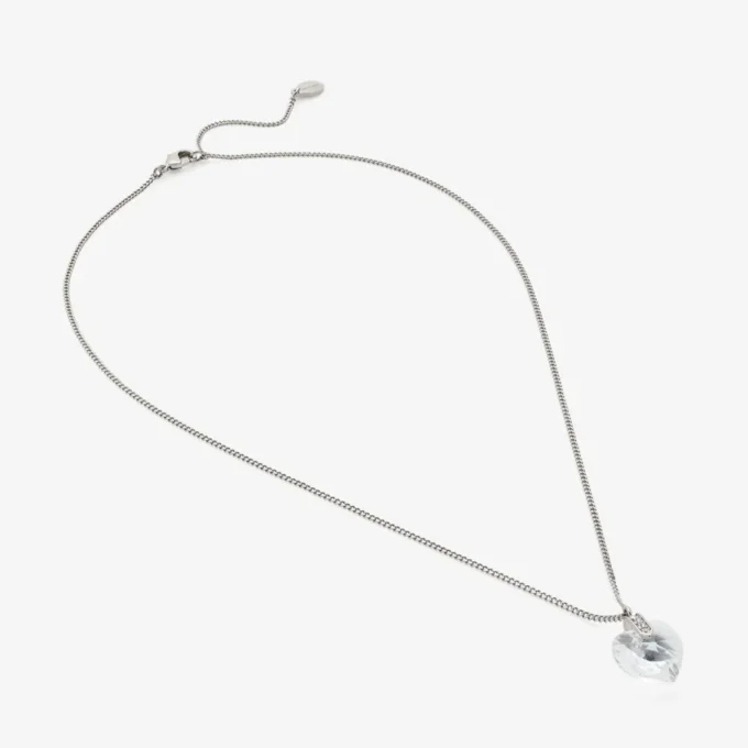 Hartketting Hartketting met zilveren afwerking en kristallen Hartketting Hartketting met zilveren afwerking en kristallen