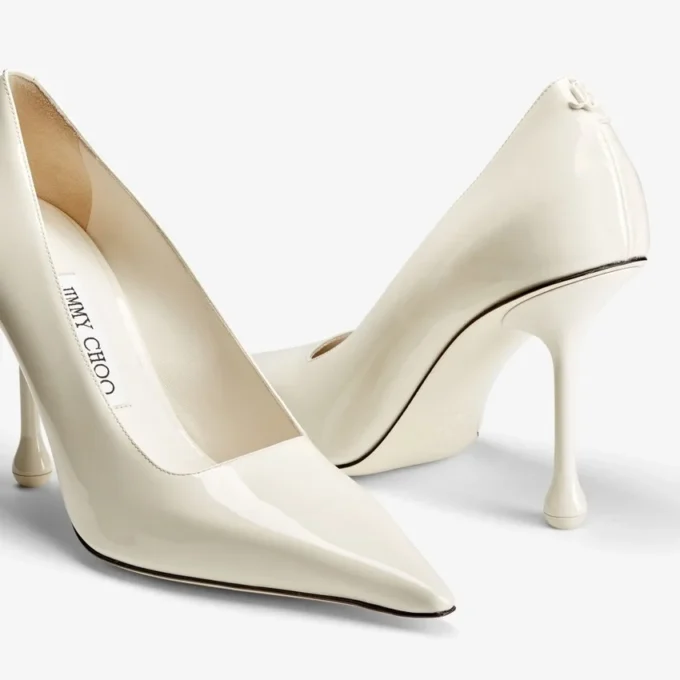 Ixia 95 Latte lakleren pumps