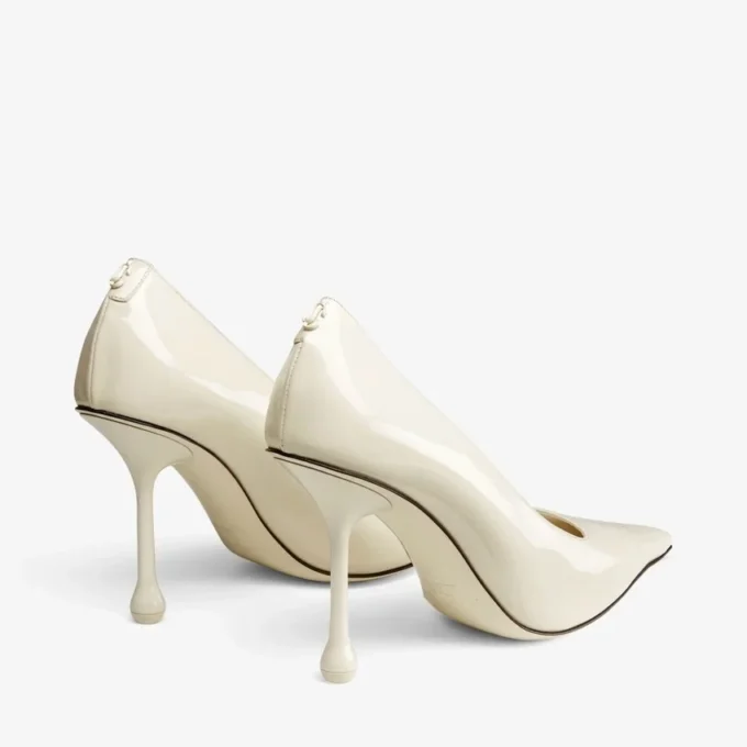 Ixia 95 Latte lakleren pumps