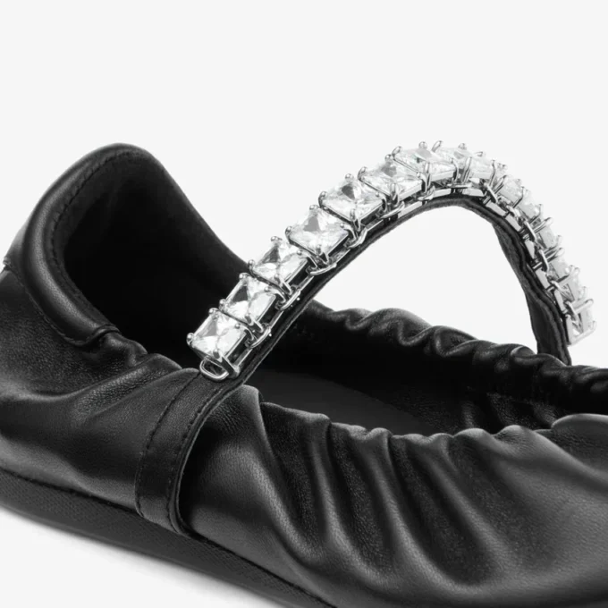 Jade Ballerina Zwarte ballerina’s van zacht nappaleer met kristallen bandje Jade Ballerina Zwarte ballerina’s van zacht nappaleer met kristallen bandje