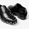 Jimmy Choo Noir Kei Ninomiya Star Schoen Zwarte gepolijste kalfsleren veterschoenen met sterrenversiering Jimmy Choo Noir Kei Ninomiya Star Schoen Zwarte gepolijste kalfsleren veterschoenen met sterrenversiering