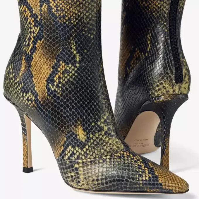 Laars Kniehoge laars van leer met pythonprint Laars Kniehoge laars van leer met pythonprint