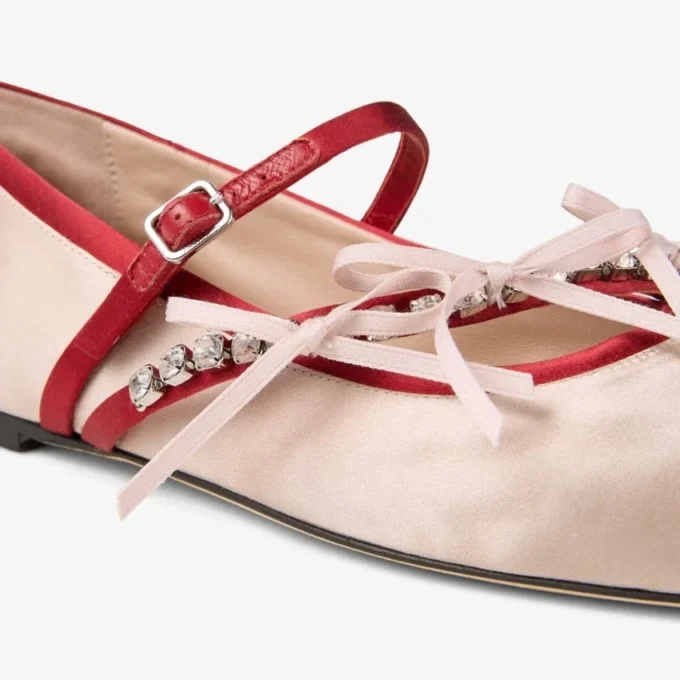 Loli Ballerina Macaron en Ruby Red satijnen ballerina’s met satijnen strikken Loli Ballerina Macaron en Ruby Red satijnen ballerina’s met satijnen strikken