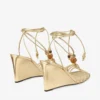 Lova Wedge 85 Goudkleurige metallic nappaleren sleehakken met kralen Lova Wedge 85 Goudkleurige metallic nappaleren sleehakken met kralen