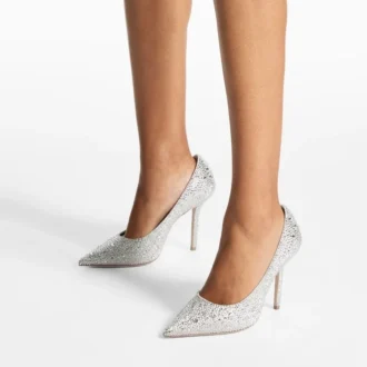 Love 100 ivoorkleurige satijnen pumps met kristallen versiering