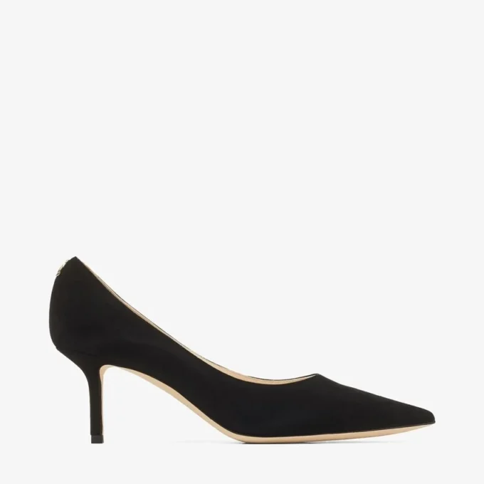 Love 65 Zwarte suède pumps met spitse neus en Jc-embleem Love 65 Zwarte suède pumps met spitse neus en Jc-embleem