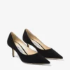 Love 65 Zwarte suède pumps met spitse neus en Jc-embleem Love 65 Zwarte suède pumps met spitse neus en Jc-embleem