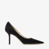 Love 85 zwarte suède pumps met puntige neus en JC-embleem Love 85 zwarte suède pumps met puntige neus en JC-embleem