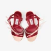 Lula 100 Macaron en Ruby Red satijnen sandalen met strikken