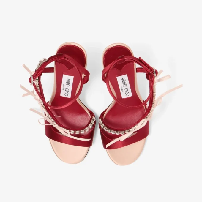 Lula 100 Macaron en Ruby Red satijnen sandalen met strikken