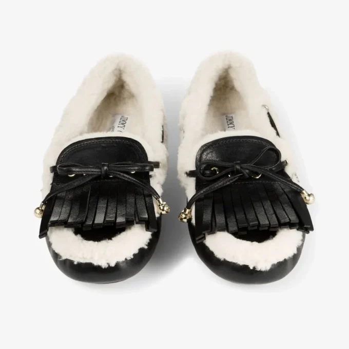 Manon F zwarte loafers van getrommeld leer met schapenvacht Manon F zwarte loafers van getrommeld leer met schapenvacht