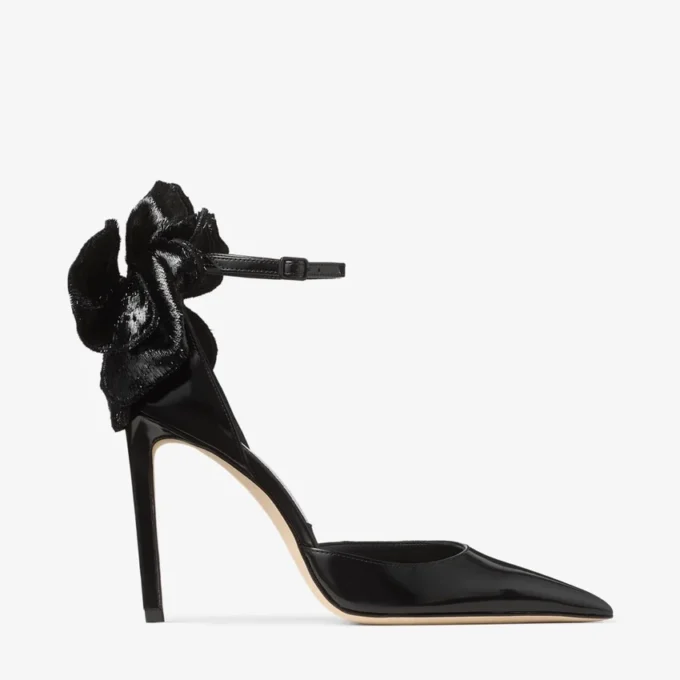 Marja 100 zwarte zachte Spazzolato-pumps met kort tinsel-corsage