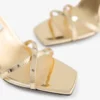 Metz 100 gouden sandalen van vloeibaar metaal Metz 100 gouden sandalen van vloeibaar metaal