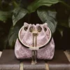 Micro Bon Bon Rose satijnen en jimmy choo-kant mini-bucketbag