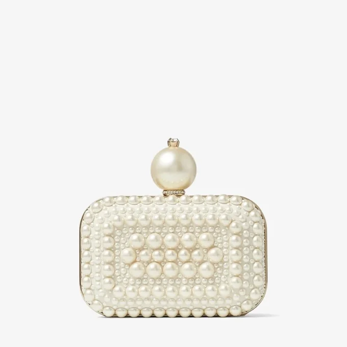 Micro Cloud witte suède clutch met parelversiering over het hele oppervlak Micro Cloud witte suède clutch met parelversiering over het hele oppervlak