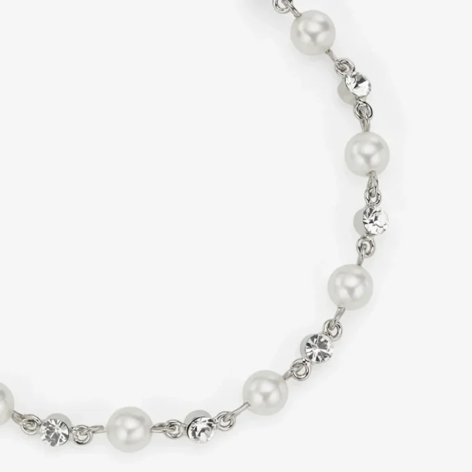 Parel- en kristallen enkelbandje Zilverkleurig metalen enkelbandje met parel-, kristal- en JC-monogramhangers