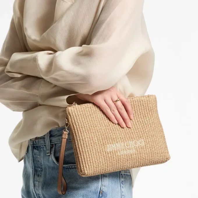 Plat etui met ritssluiting Etui met ritssluiting van raffia in de kleuren Natural en Latte