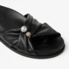 Rafi platte zwarte sandalen van zacht handschoenleer Rafi platte zwarte sandalen van zacht handschoenleer