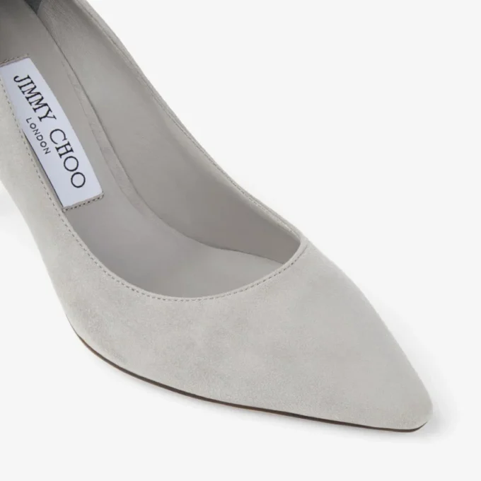 Romy 85 Dove suède pumps in dezelfde kleur Romy 85 Dove suède pumps in dezelfde kleur