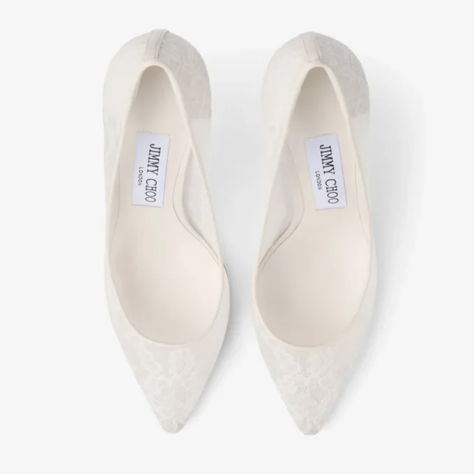 Romy 85 ivoorkleurige jimmy choo-pumps met kant Romy 85 ivoorkleurige jimmy choo-pumps met kant