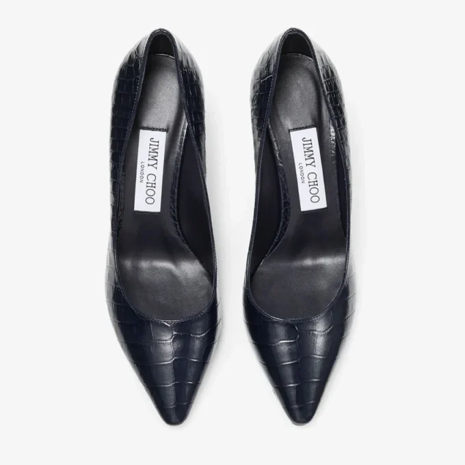 Romy 85 marineblauwe pumps van leer met krokodillenreliëf Romy 85 marineblauwe pumps van leer met krokodillenreliëf