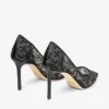 Romy 85 Zwarte Jimmy Choo-pumps met kant Romy 85 Zwarte Jimmy Choo-pumps met kant
