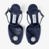 Sacora 85 marineblauwe satijnen sandalen met een met kristallen versierde bol