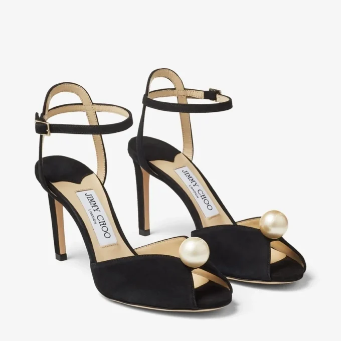 Sacora 85 zwarte suède sandalen met parelversiering