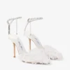 Saeda 100 ivoorkleurige mesh pumps met bloembladborduursel