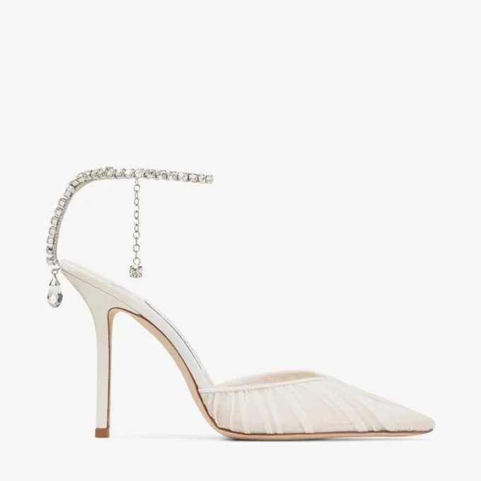 Saeda 100 ivoorkleurige tule pumps met kristallen Saeda 100 ivoorkleurige tule pumps met kristallen