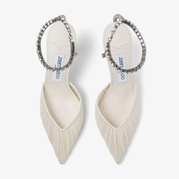 Saeda 100 ivoorkleurige tule pumps met kristallen Saeda 100 ivoorkleurige tule pumps met kristallen
