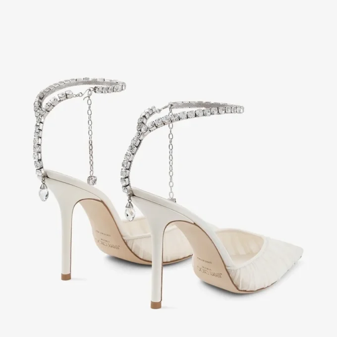 Saeda 100 ivoorkleurige tule pumps met kristallen Saeda 100 ivoorkleurige tule pumps met kristallen