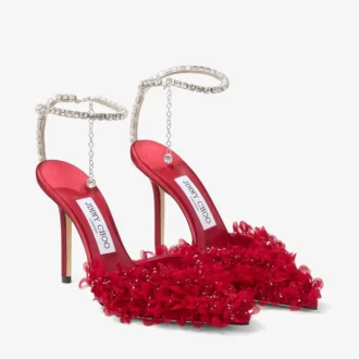 Saeda 100 robijnrode mesh-pumps met bloembladborduursel