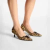 Scarlett 50 Natuurlijke Pony Pumps met luipaardprint Scarlett 50 Natuurlijke Pony Pumps met luipaardprint