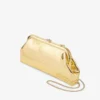 Skylar gouden Candy Wrap-leren clutch met vierkante Jc-sluiting Skylar gouden Candy Wrap-leren clutch met vierkante Jc-sluiting