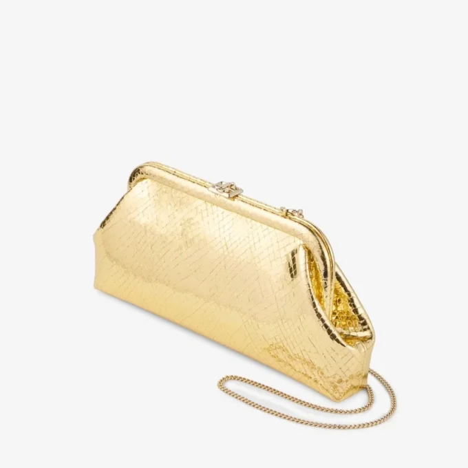 Skylar gouden Candy Wrap-leren clutch met vierkante Jc-sluiting Skylar gouden Candy Wrap-leren clutch met vierkante Jc-sluiting