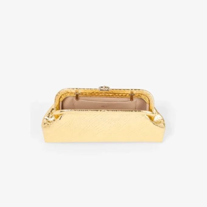 Skylar gouden Candy Wrap-leren clutch met vierkante Jc-sluiting Skylar gouden Candy Wrap-leren clutch met vierkante Jc-sluiting