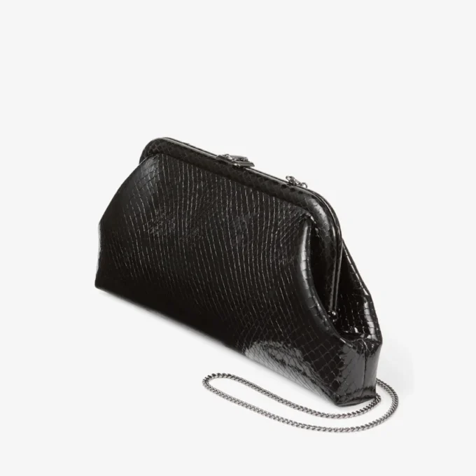 Skylar zwarte glanzende clutch van leer met slangenprint en vierkante JC-sluiting Skylar zwarte glanzende clutch van leer met slangenprint en vierkante JC-sluiting