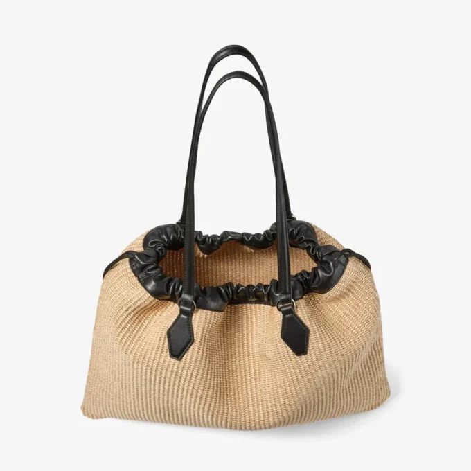 Tote met trekkoord Grote natuurlijke zachte raffia-tote met afwerking van glad kalfsleer Tote met trekkoord Grote natuurlijke zachte raffia-tote met afwerking van glad kalfsleer