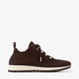 Veles chocoladebruine sneakers van gemêleerd kasjmierbreisel met parelknopen