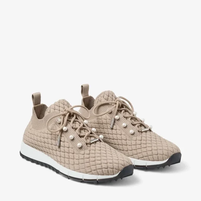 Veles sneakers van gebreid materiaal met steenstructuur Veles sneakers van gebreid materiaal met steenstructuur