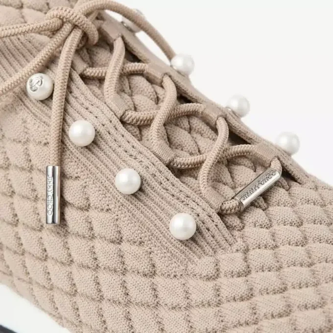 Veles sneakers van gebreid materiaal met steenstructuur Veles sneakers van gebreid materiaal met steenstructuur