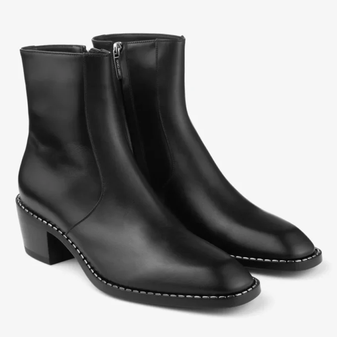 Wilder Boot zwarte enkellaarzen van kalfsleer met metalen details Wilder Boot zwarte enkellaarzen van kalfsleer met metalen details