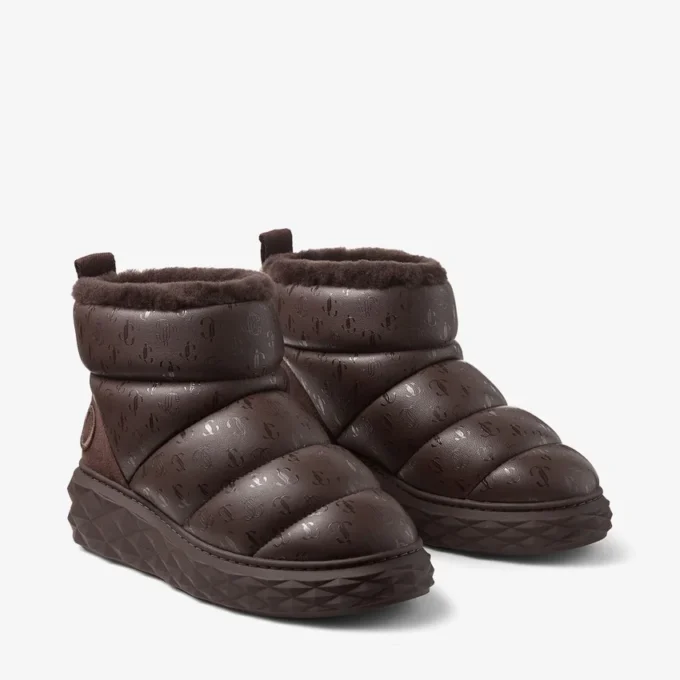 Xan chocoladebruine enkellaarzen van zacht nappaleer met voering van schapenvacht Xan chocoladebruine enkellaarzen van zacht nappaleer met voering van schapenvacht