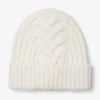Yuki Cable Latte kabelgebreide beanie met leren logolabel