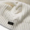 Yukiko Cable Latte sjaal met kabelpatroon en leren logolabel