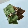 Zandra Clover suède clutch met kralenarmband Zandra Clover suède clutch met kralenarmband