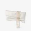 Zandra ivoorkleurige satijnen clutch