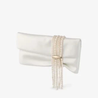 Zandra ivoorkleurige satijnen clutch Zandra ivoorkleurige satijnen clutch