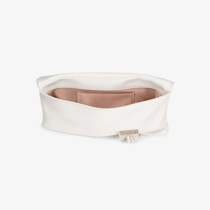 Zandra ivoorkleurige satijnen clutch